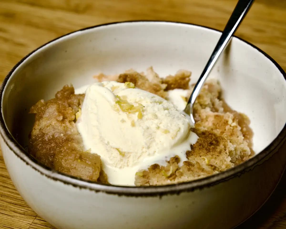 Cinnamon Apple Crumble